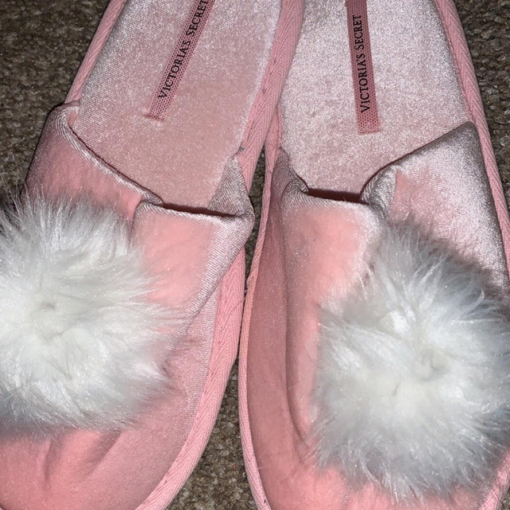 VS slippers